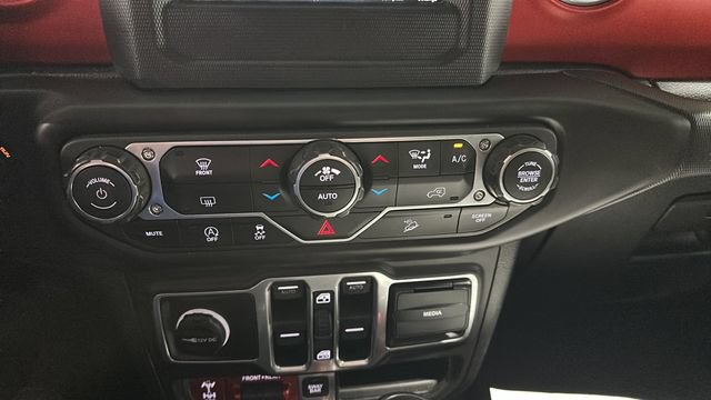Used 2018 Jeep Wrangler Unlimited Rubicon w/ Steel Bumper Group AWD/4WD image 16