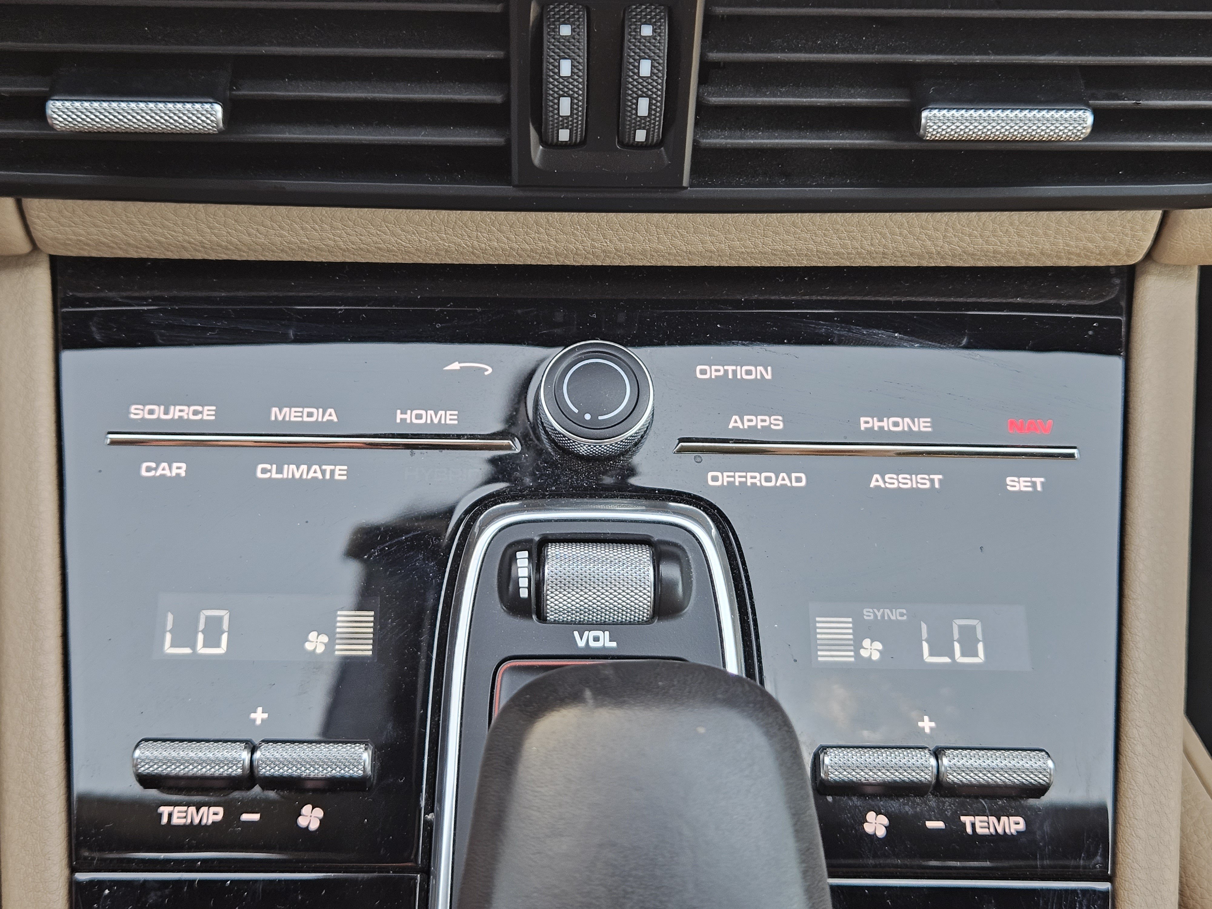 Certified 2021 Porsche Cayenne Coupe AWD/4WD image 19