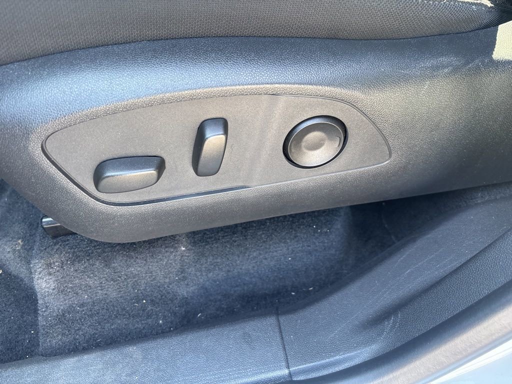 Used 2025 GMC Acadia Elevation image 12