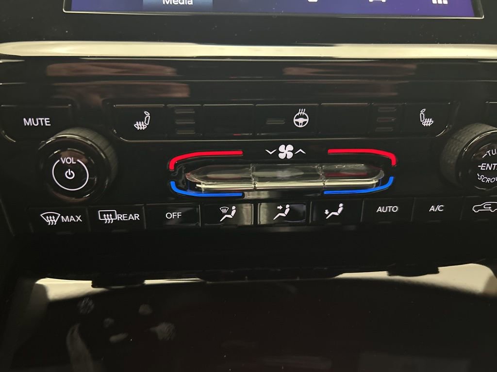 New 2025 Jeep Grand Cherokee Altitude image 37