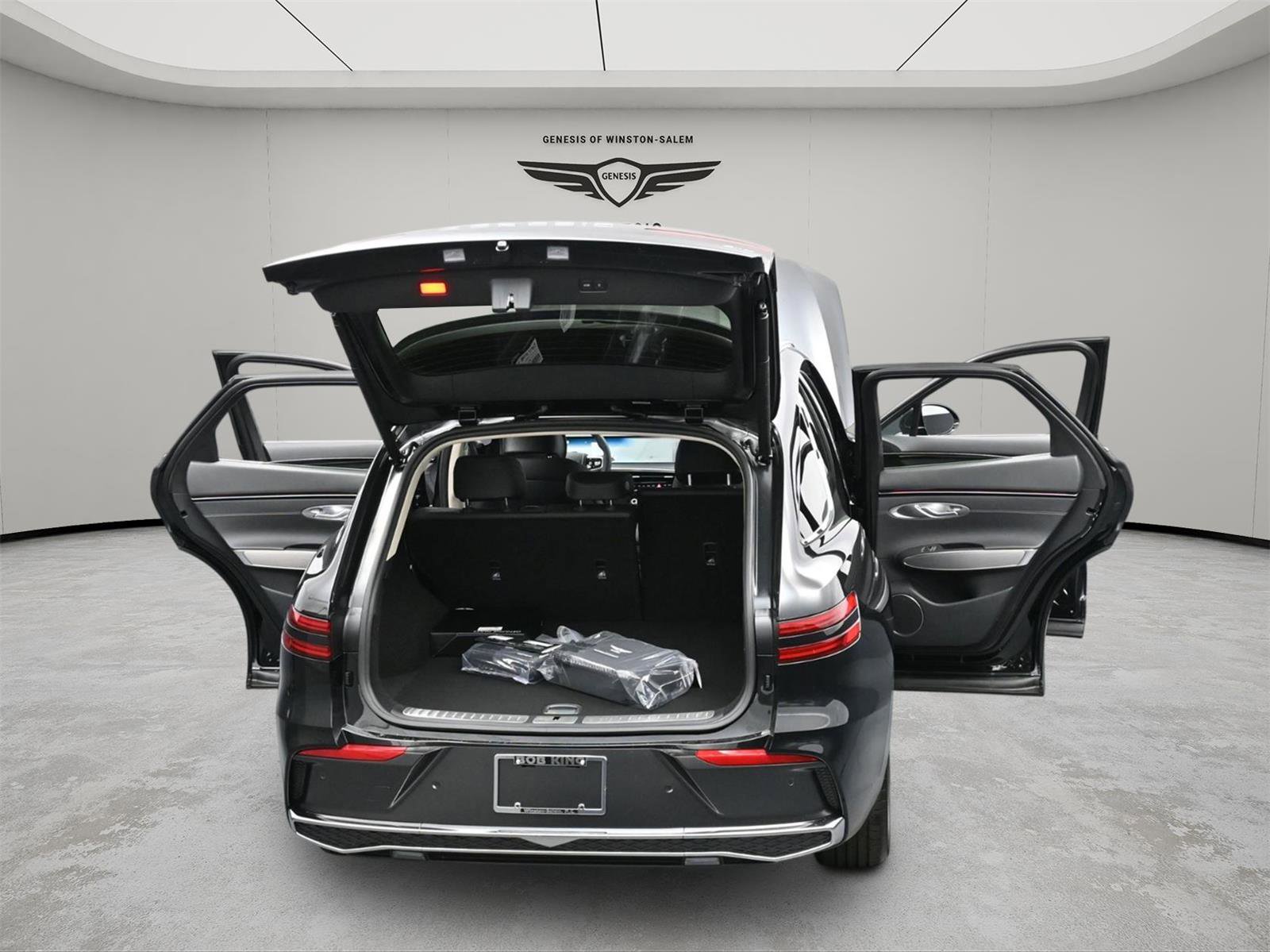 Used 2026 Genesis GV70 2.5T Select image 16