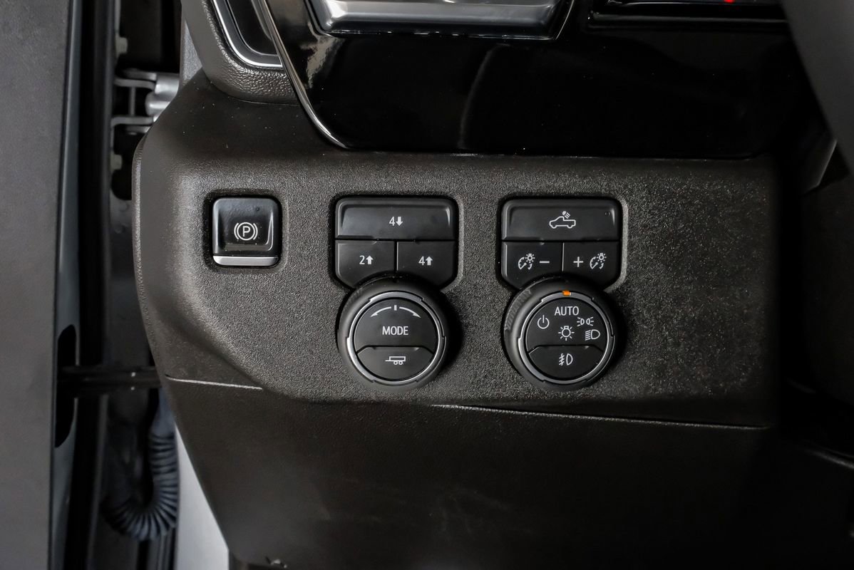 Used 2025 Chevrolet Silverado 2500 LT w/ Convenience Package image 28