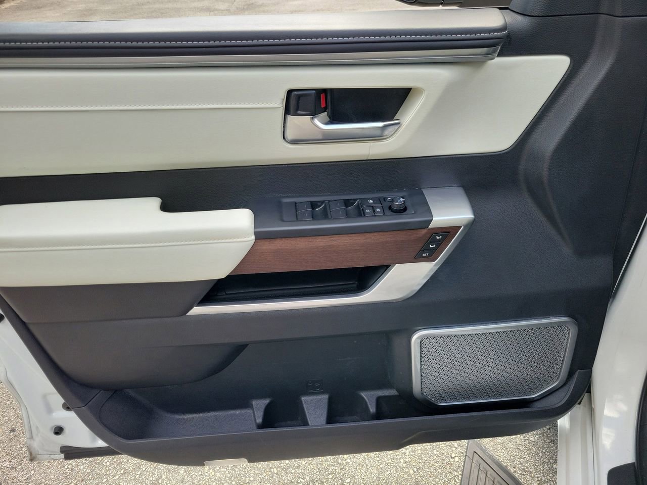 Used 2024 Toyota Tundra Capstone AWD/4WD image 13
