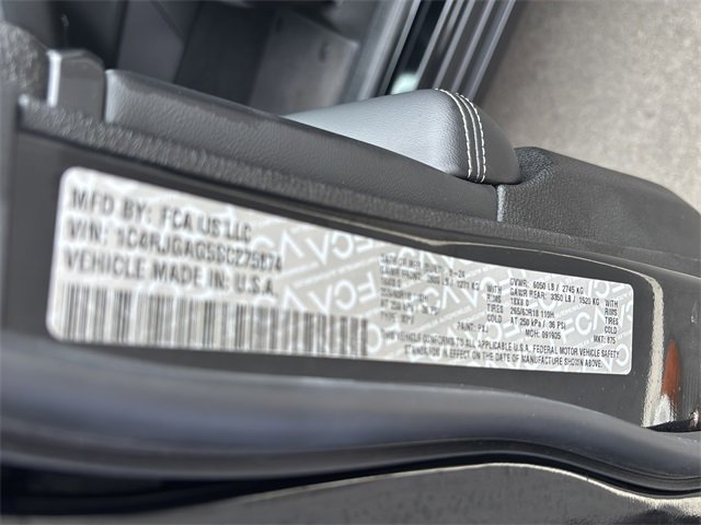 Certified 2025 Jeep Grand Cherokee Laredo X w/ Luxury Tech Group I image 44