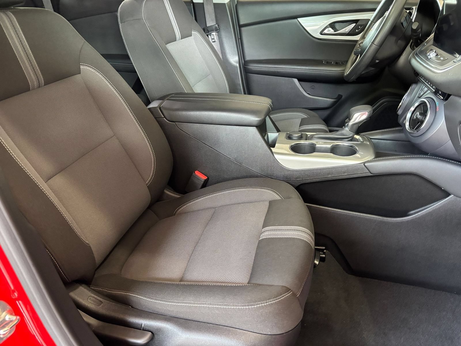 Used 2025 Chevrolet Blazer LT FWD image 33