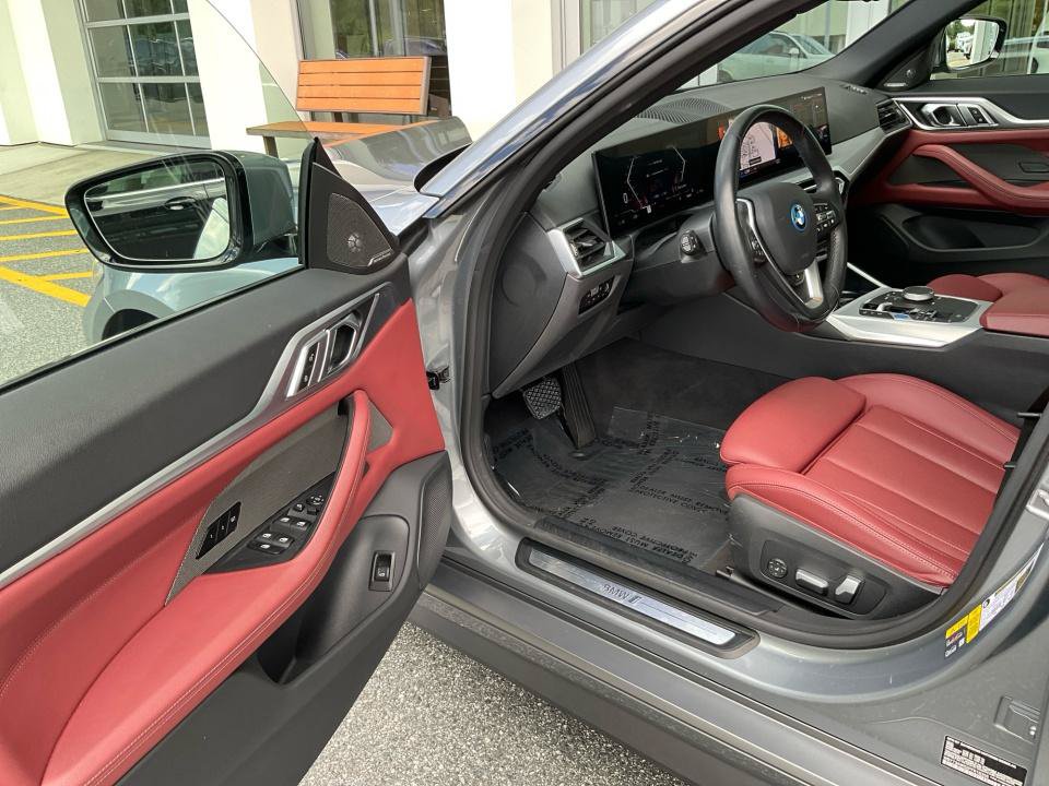 Used 2023 BMW i4 eDrive40 RWD image 31