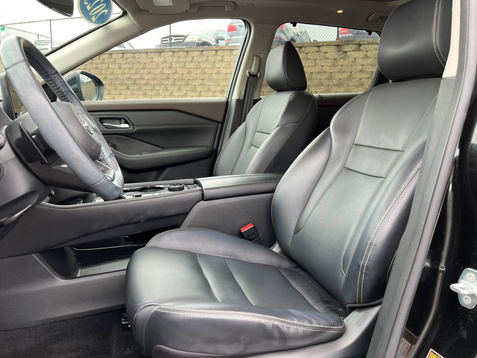 Used 2023 Nissan Rogue SL w/ SL Premium Package image 3