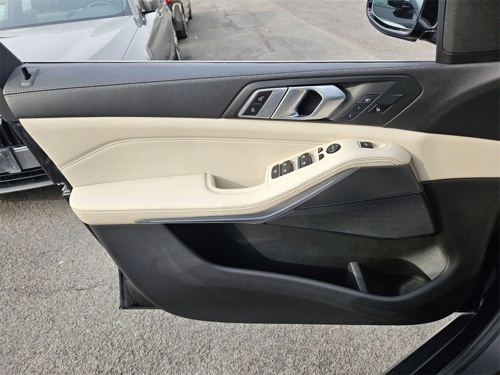 Used 2019 BMW X5 xDrive40i w/ Convenience Package image 7