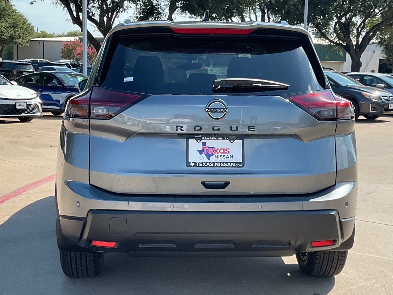 New 2026 Nissan Rogue Dark Armor FWD image 5