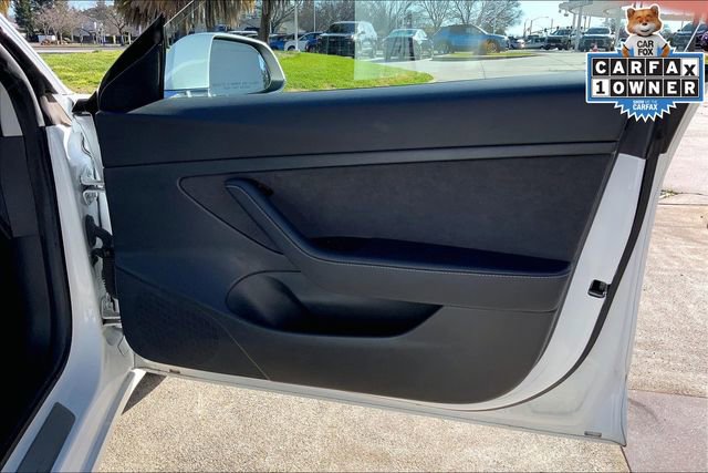 Used 2020 Tesla Model 3 Standard Range Plus image 22
