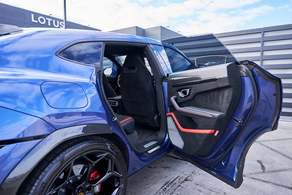 Used 2024 Lamborghini Urus Performante image 33