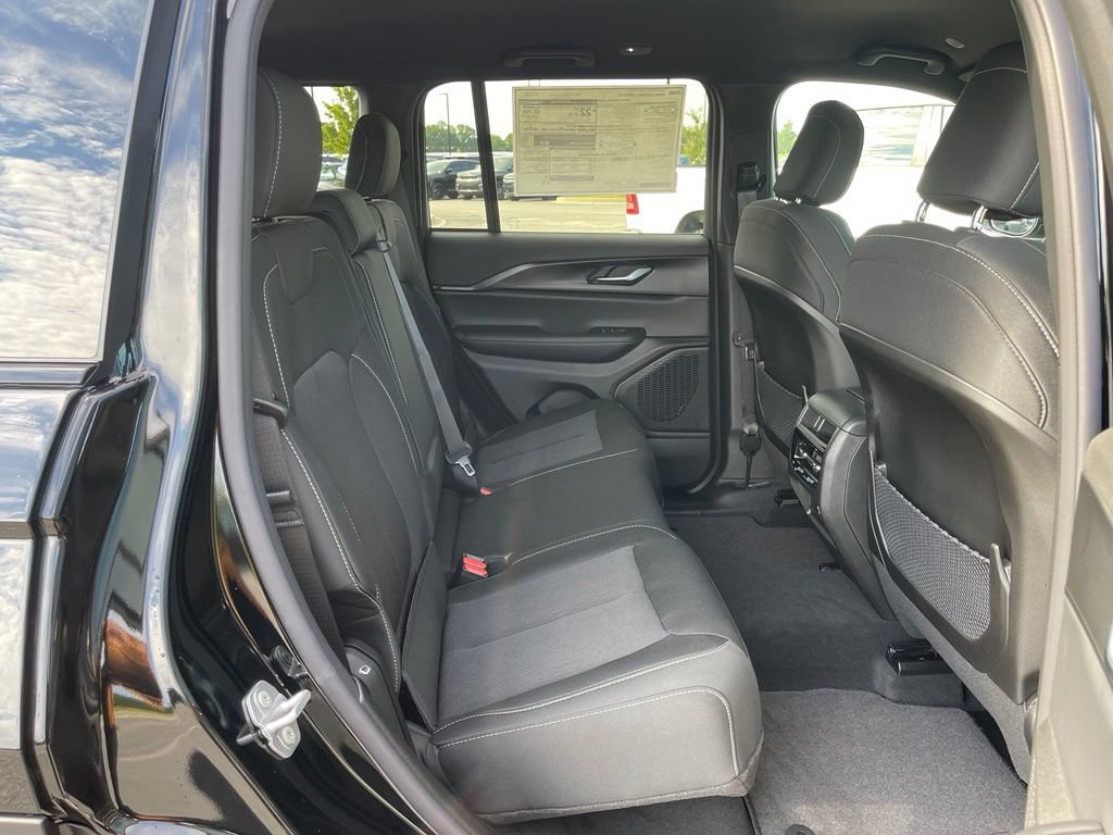 New 2026 Jeep Grand Cherokee Laredo RWD image 41