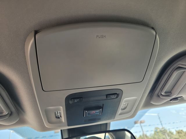 Used 2022 Toyota Camry SE FWD image 21