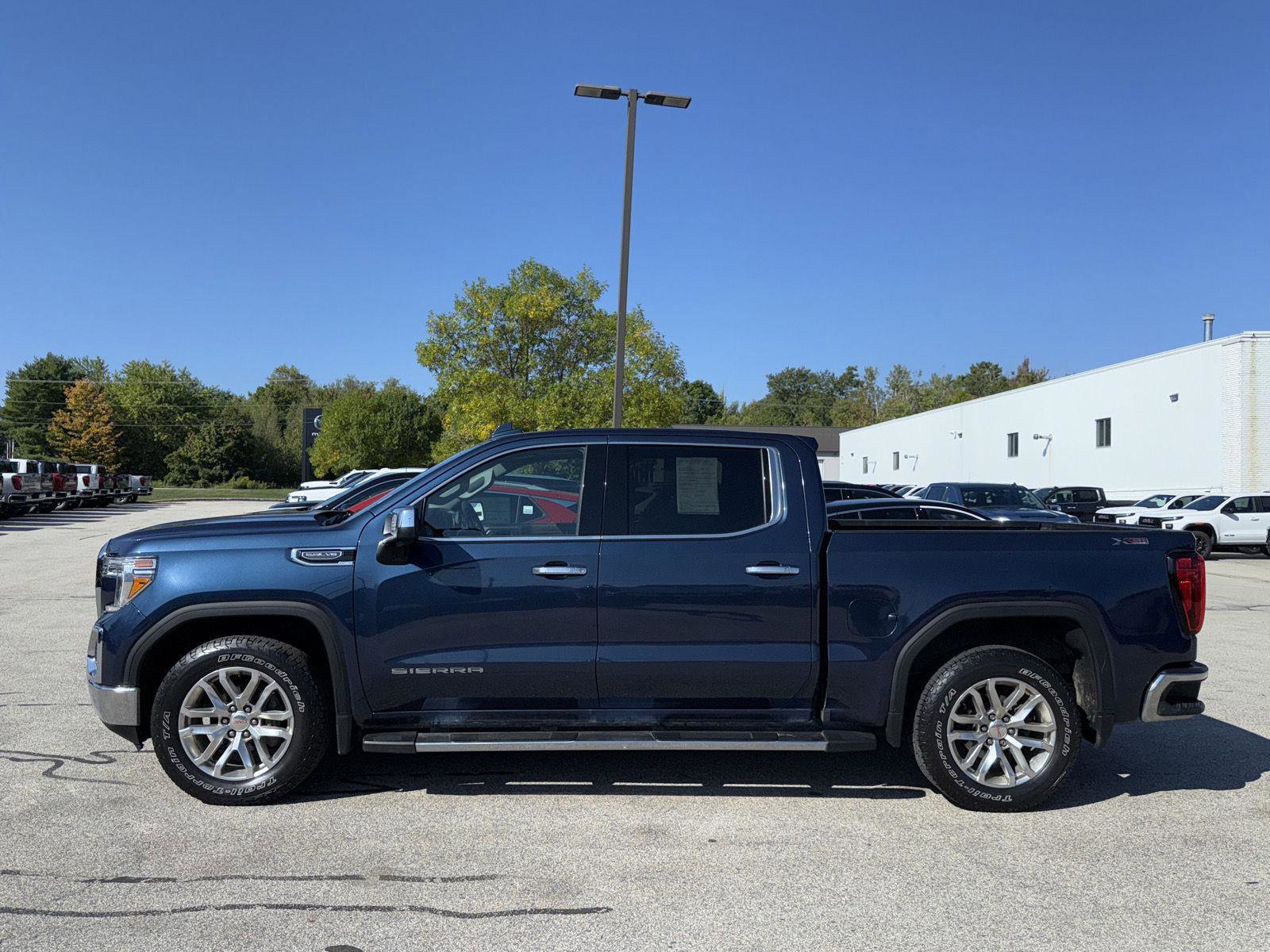 Used 2021 GMC Sierra 1500 SLT w/ SLT Premium Package image 6