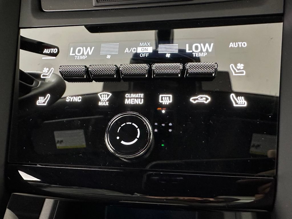 Certified 2026 Porsche Macan 4 Electric w/ Premium Package AWD/4WD image 33