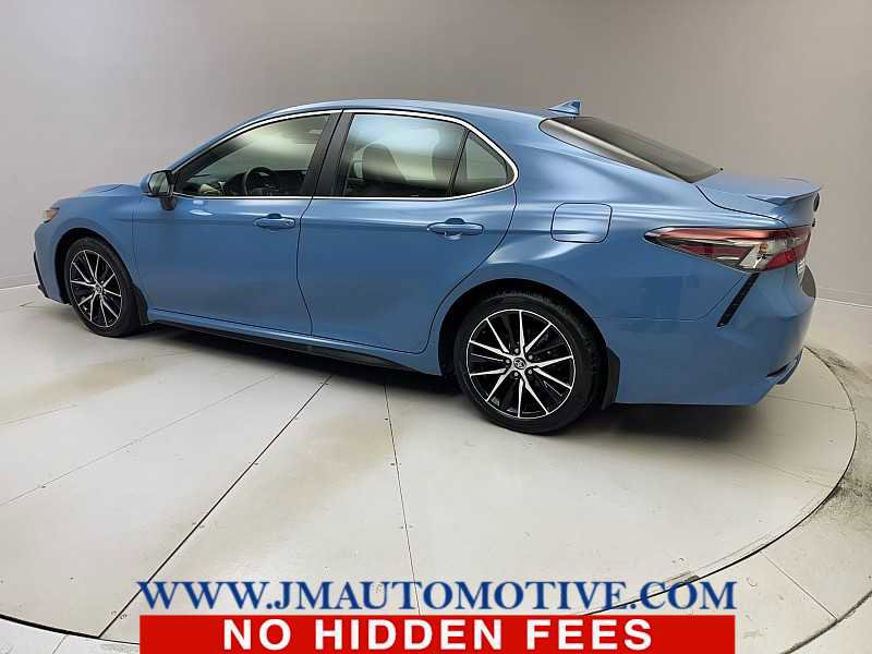 Used 2023 Toyota Camry SE w/ Blackout Package (TMS) image 3