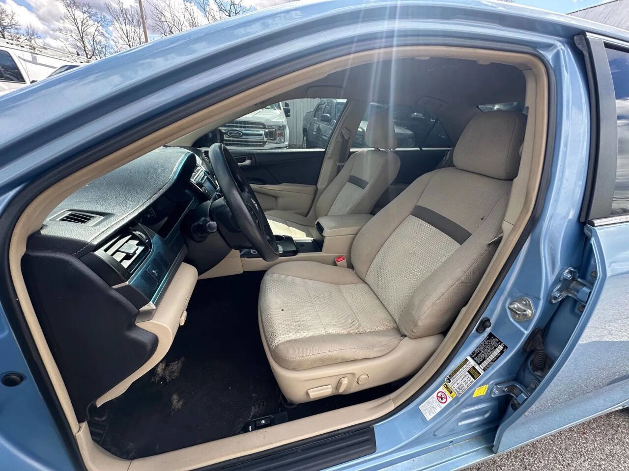 Used 2013 Toyota Camry LE image 9