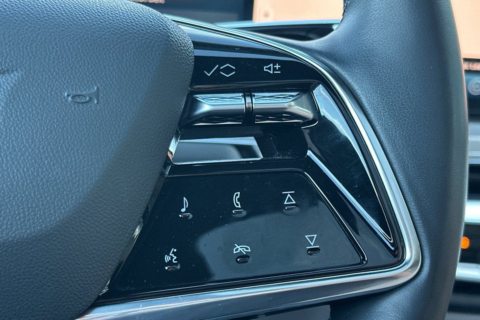 Certified 2024 Cadillac Lyriq Luxury image 39