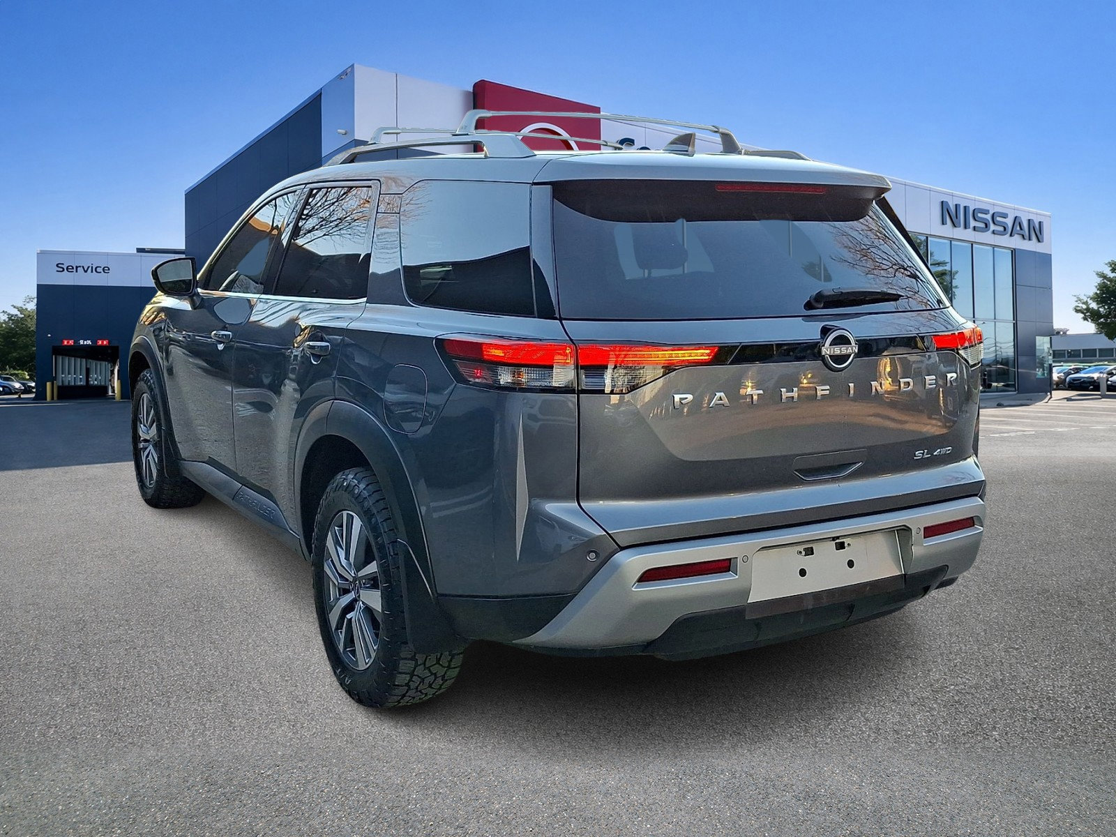 Certified 2022 Nissan Pathfinder SL w/ Lighting Package (N92) AWD/4WD image 4