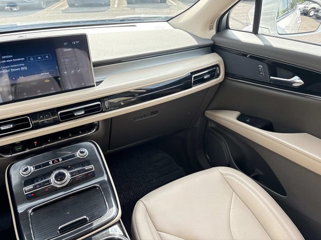Certified 2022 Lincoln Nautilus AWD w/ Premium Package image 15
