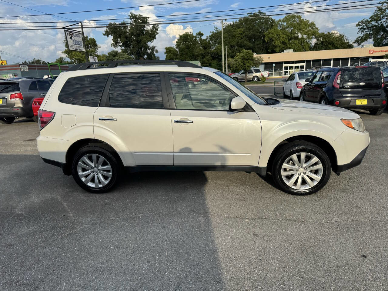 Used 2013 Subaru Forester 2.5X Premium w/ Popular Pkg 3 image 17