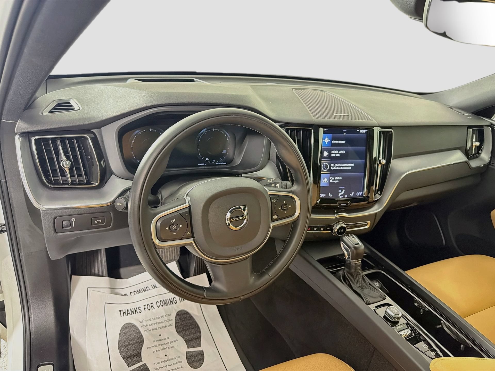 Used 2020 Volvo XC60 T5 Momentum w/ Protection Package Premier AWD/4WD image 10