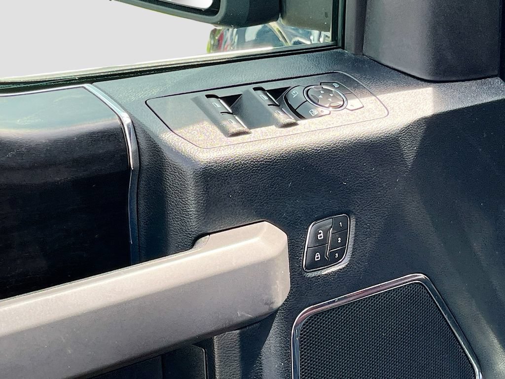 Used 2019 Ford F150 Platinum w/ Equipment Group 701A Luxury AWD/4WD image 18