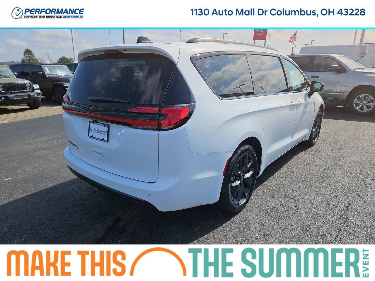 New 2026 Chrysler Pacifica Select w/ S Appearance Package FWD image 7