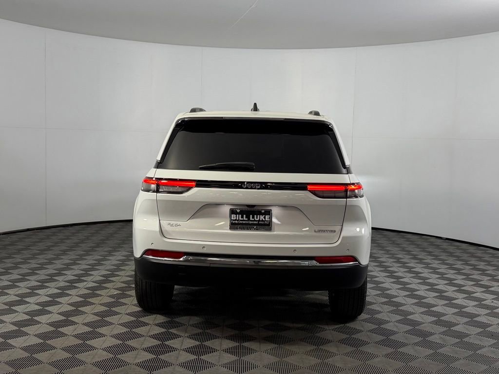 Certified 2023 Jeep Grand Cherokee Limited w/ Trailer Tow Prep Group (B) RWD image 5
