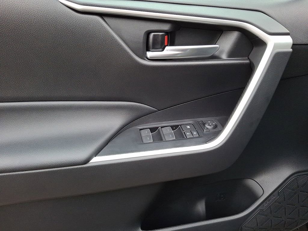 Used 2023 Toyota RAV4 XLE image 8