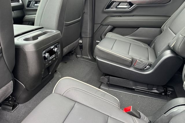 New 2026 GMC Yukon XL Elevation w/ Elevation Premium Package AWD/4WD image 13
