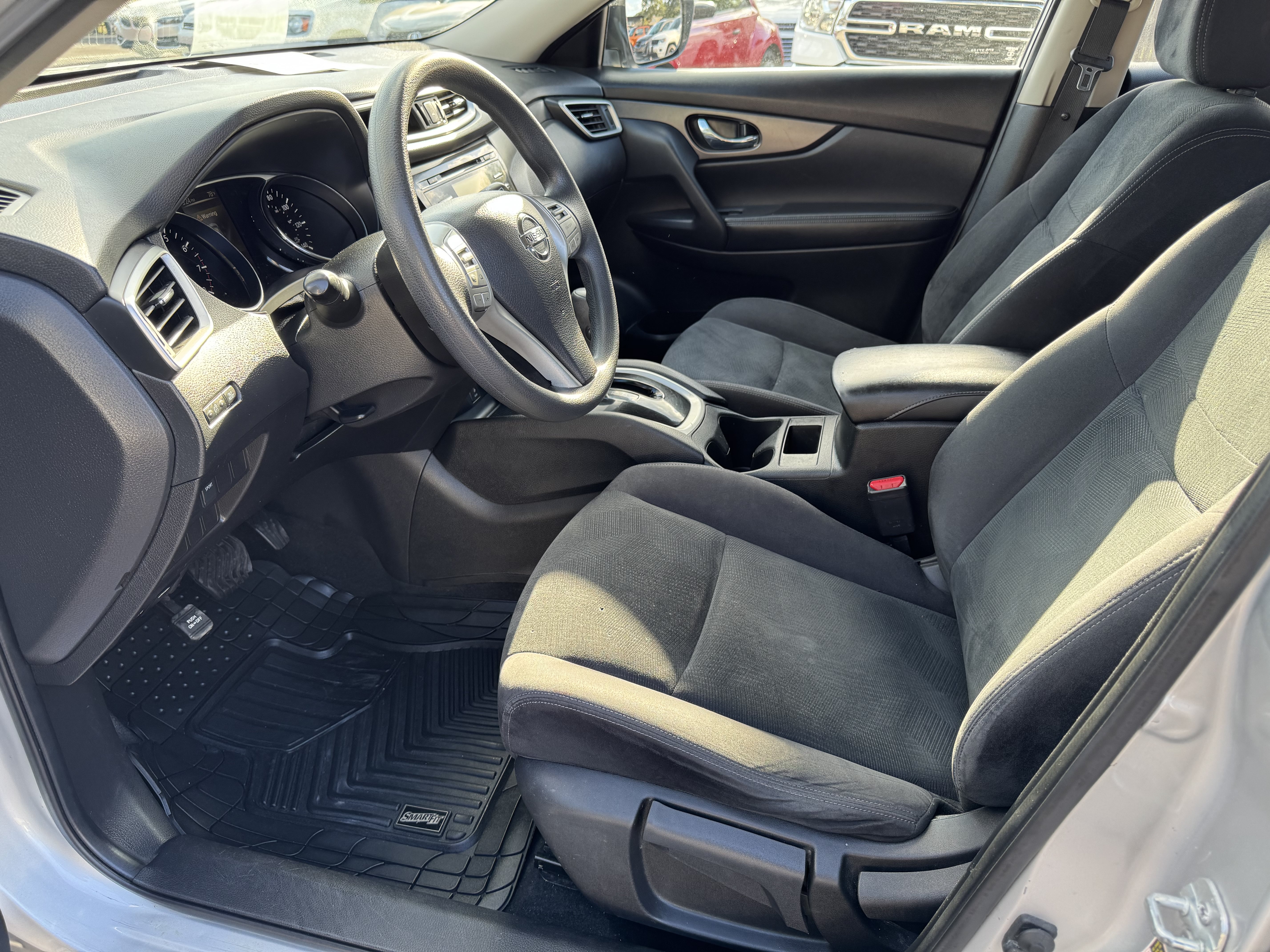 Used 2016 Nissan Rogue S FWD image 10