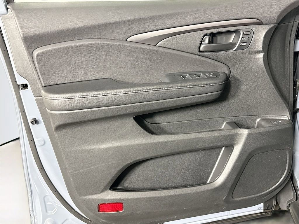 Certified 2023 Honda Passport EX-L image 28