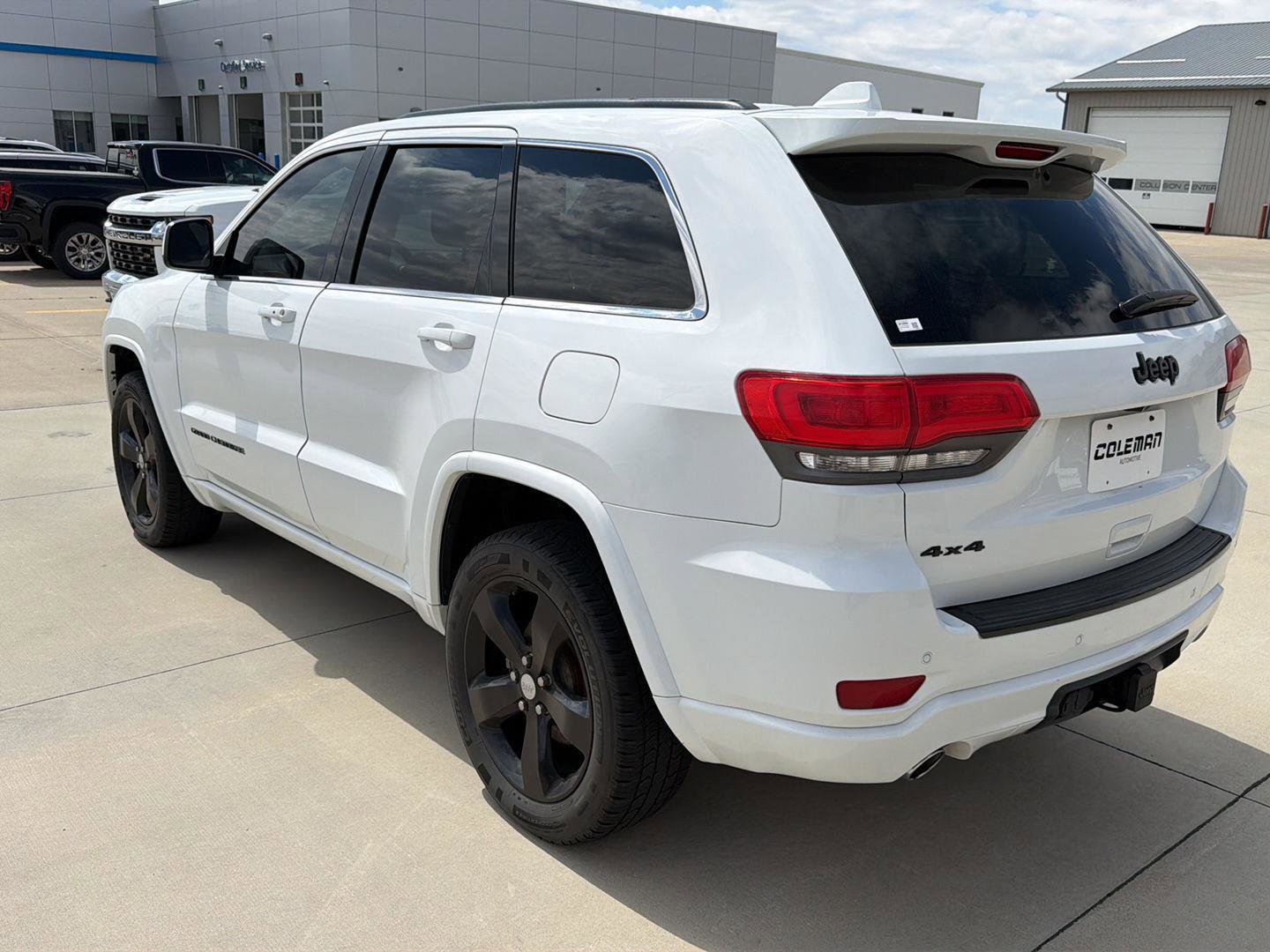 Used 2015 Jeep Grand Cherokee Altitude AWD/4WD image 3