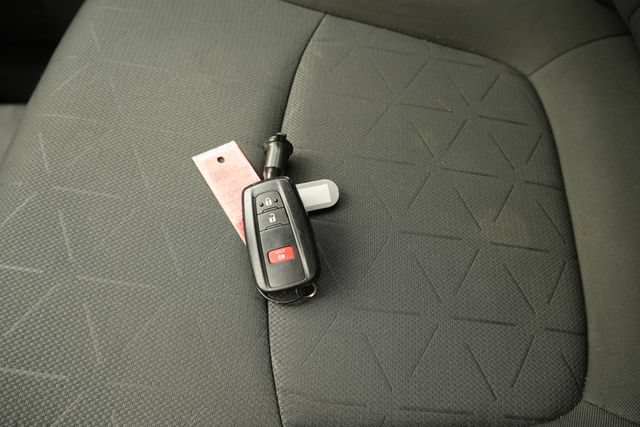 Used 2024 Toyota RAV4 XLE AWD/4WD image 43