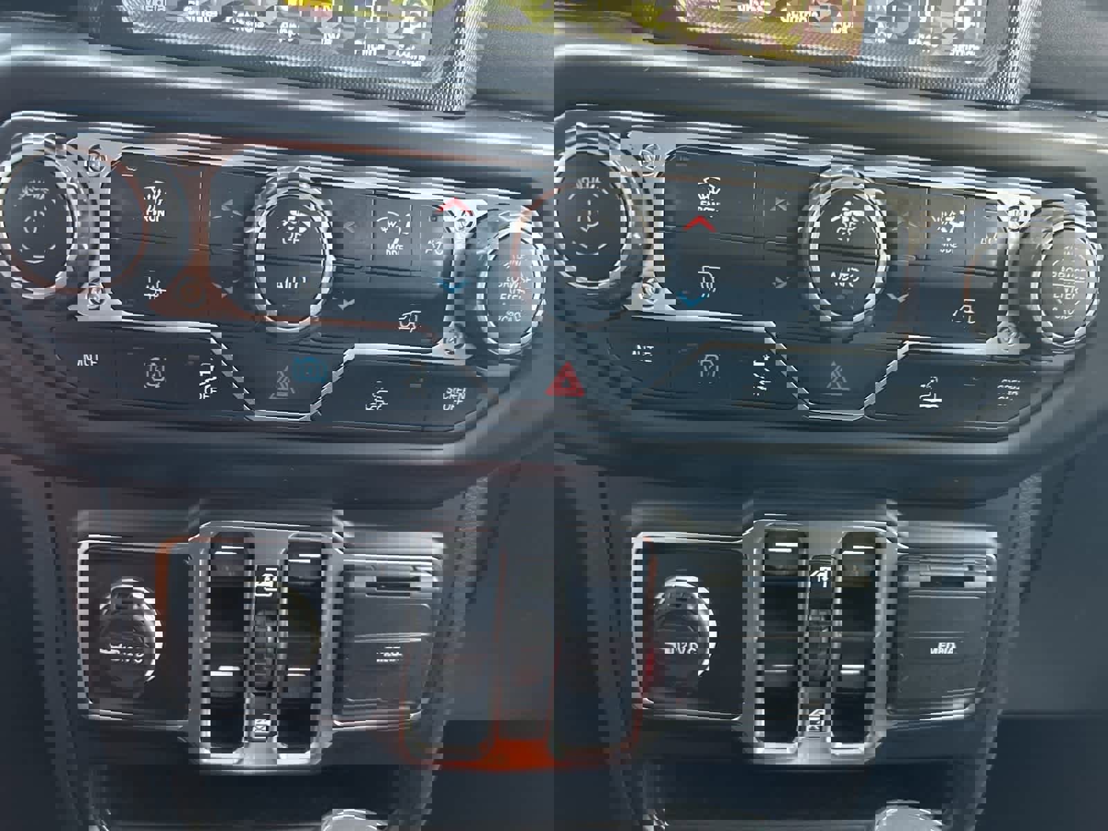 Used 2023 Jeep Wrangler Sahara image 37