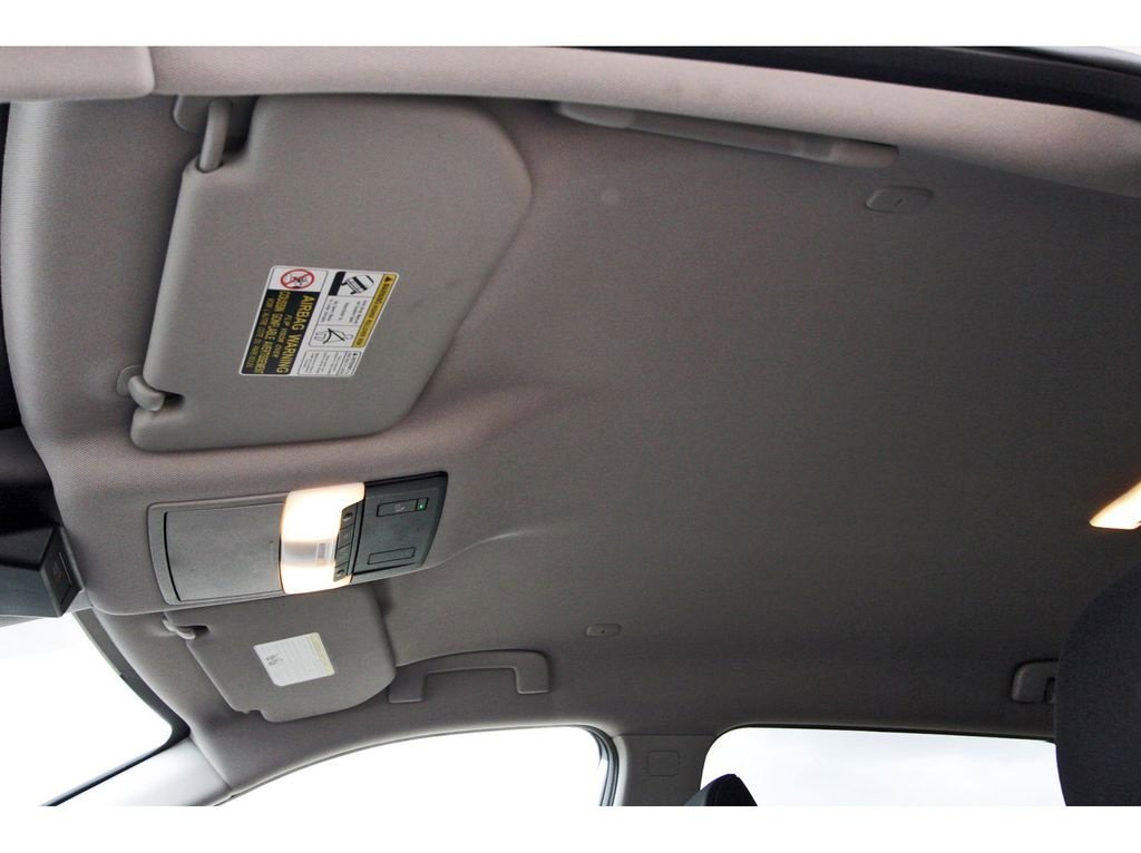Used 2022 Nissan Rogue SV image 29