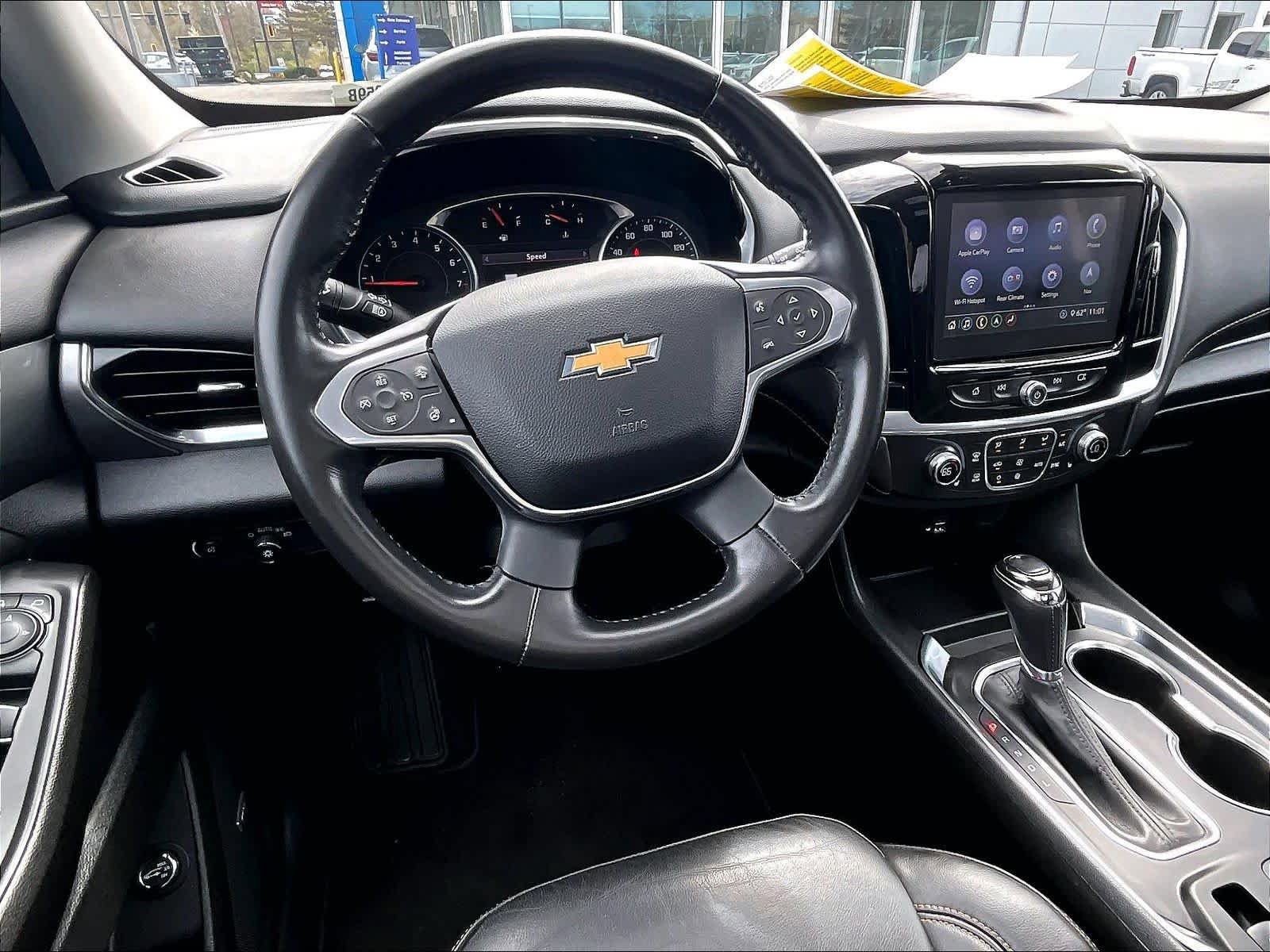 Used 2020 Chevrolet Traverse LT w/ LT Premium Package AWD/4WD image 17