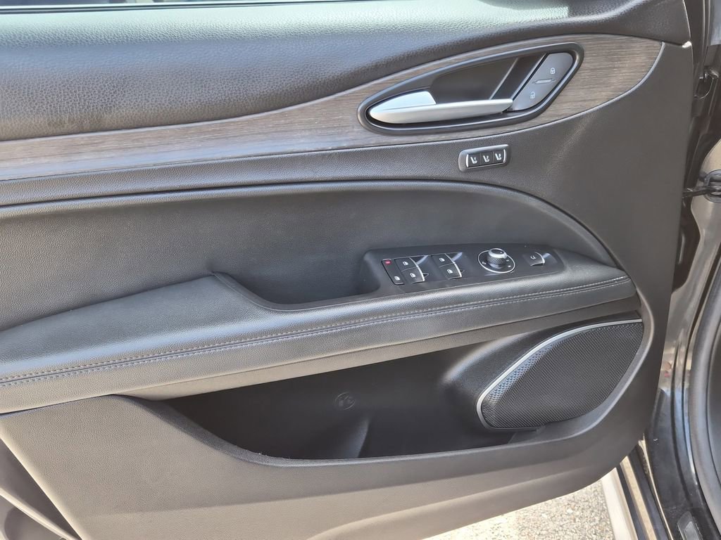 Used 2022 Alfa Romeo Stelvio Ti image 17