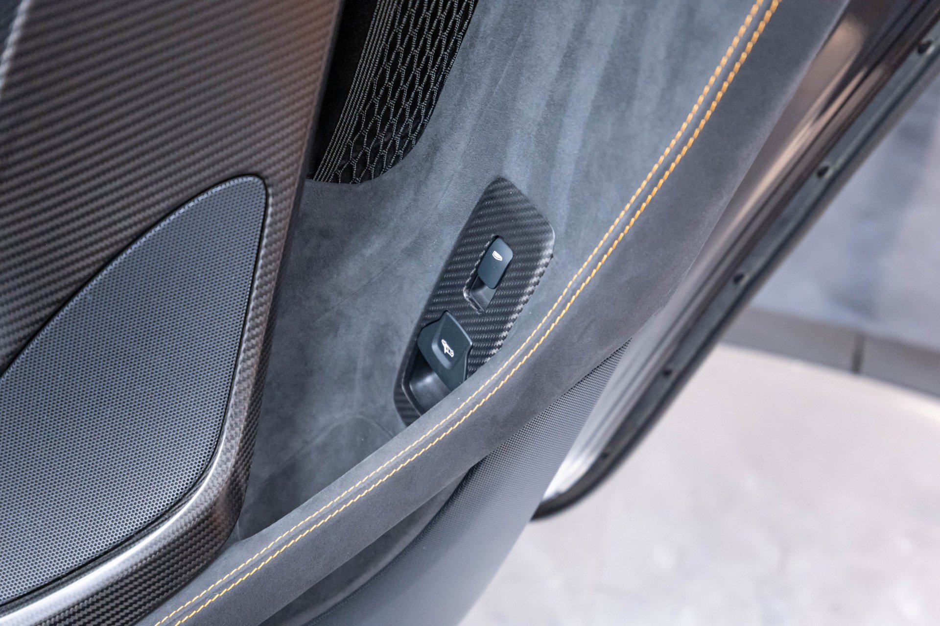 Used 2019 McLaren 600LT RWD image 22