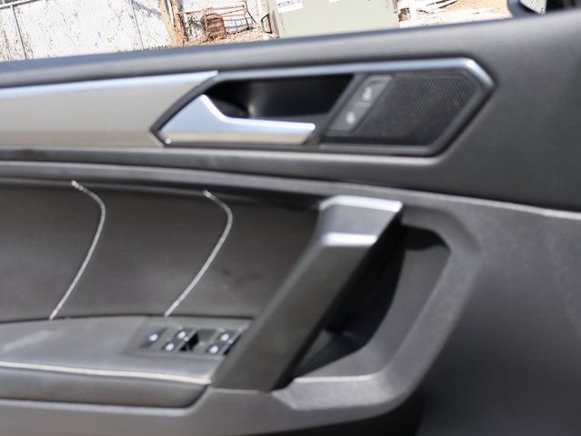 Used 2024 Volkswagen Tiguan SE R-Line FWD image 43