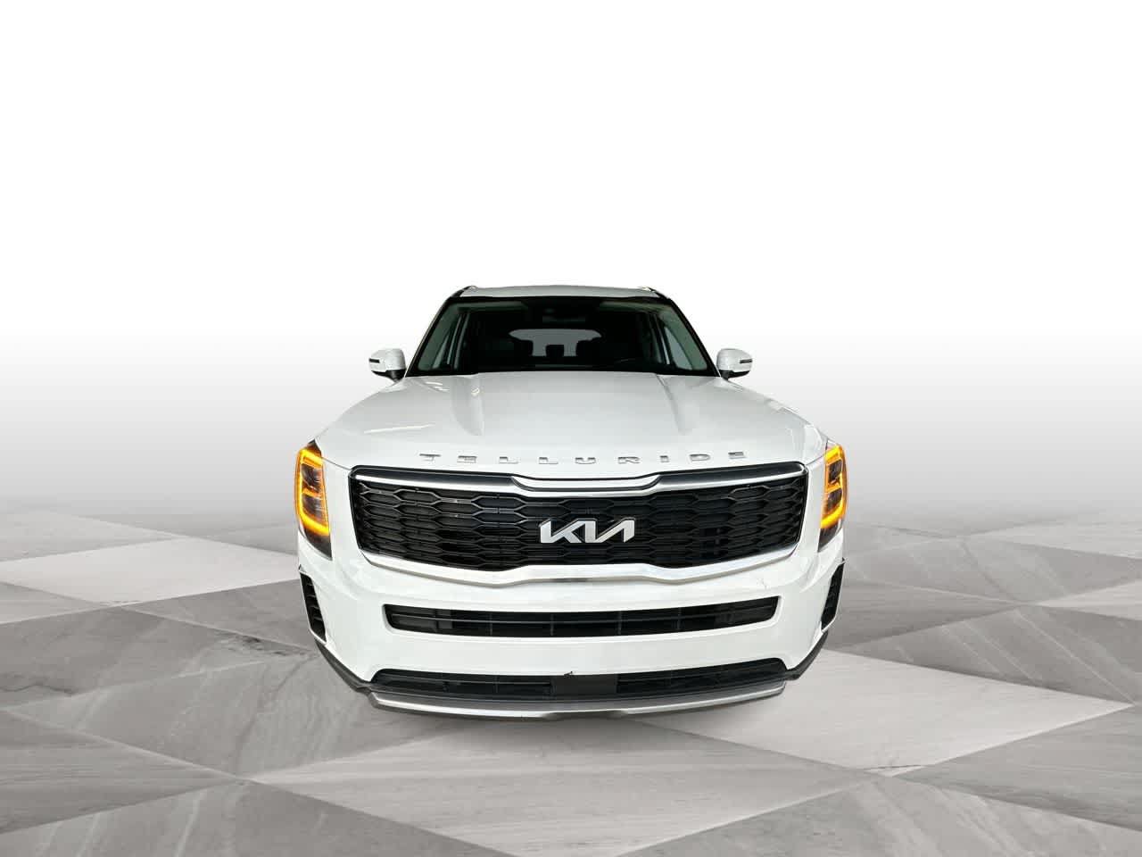 Used 2022 Kia Telluride EX w/ EX Premium Package FWD image 3