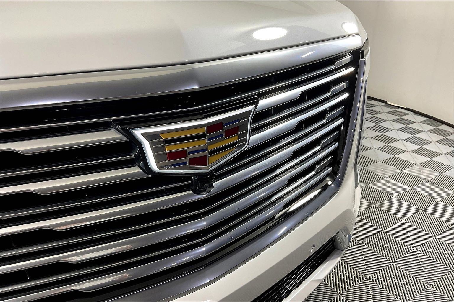 Used 2025 Cadillac Escalade Premium Luxury Platinum AWD/4WD image 33