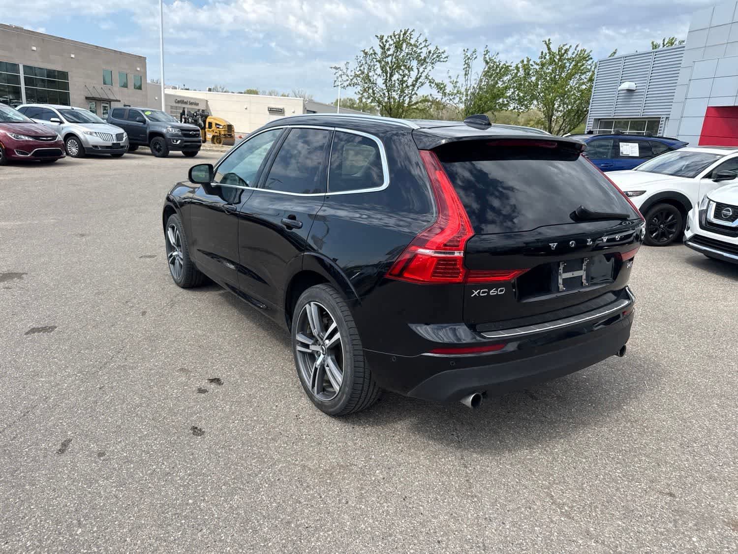 Used 2019 Volvo XC60 T6 Momentum w/ Premium Package AWD/4WD image 7
