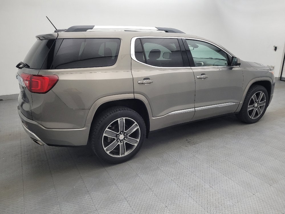 Used 2019 GMC Acadia Denali w/ Technology Package FWD image 10