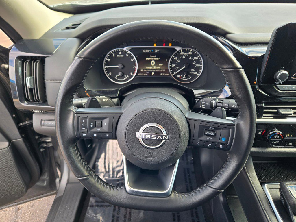 Used 2025 Nissan Pathfinder SV image 37