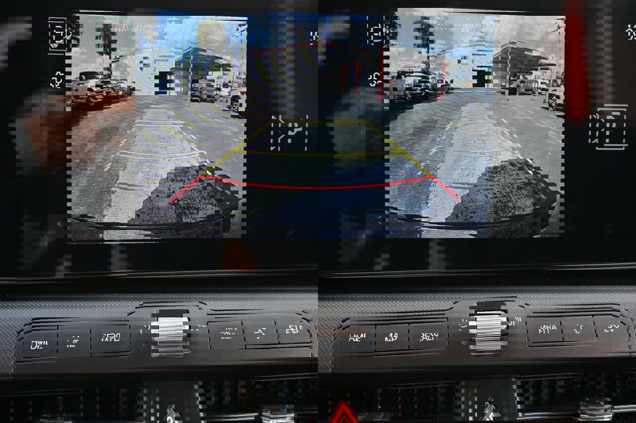 Used 2025 Kia K4 LXS image 28