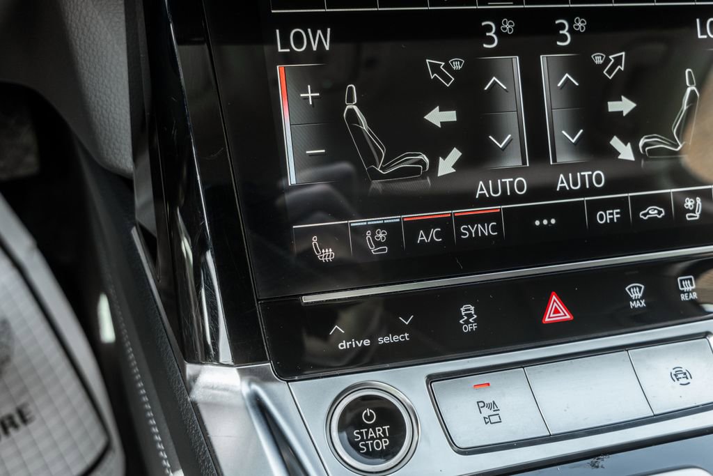 Used 2021 Audi e-tron Premium Plus w/ Premium Plus Package AWD/4WD image 9