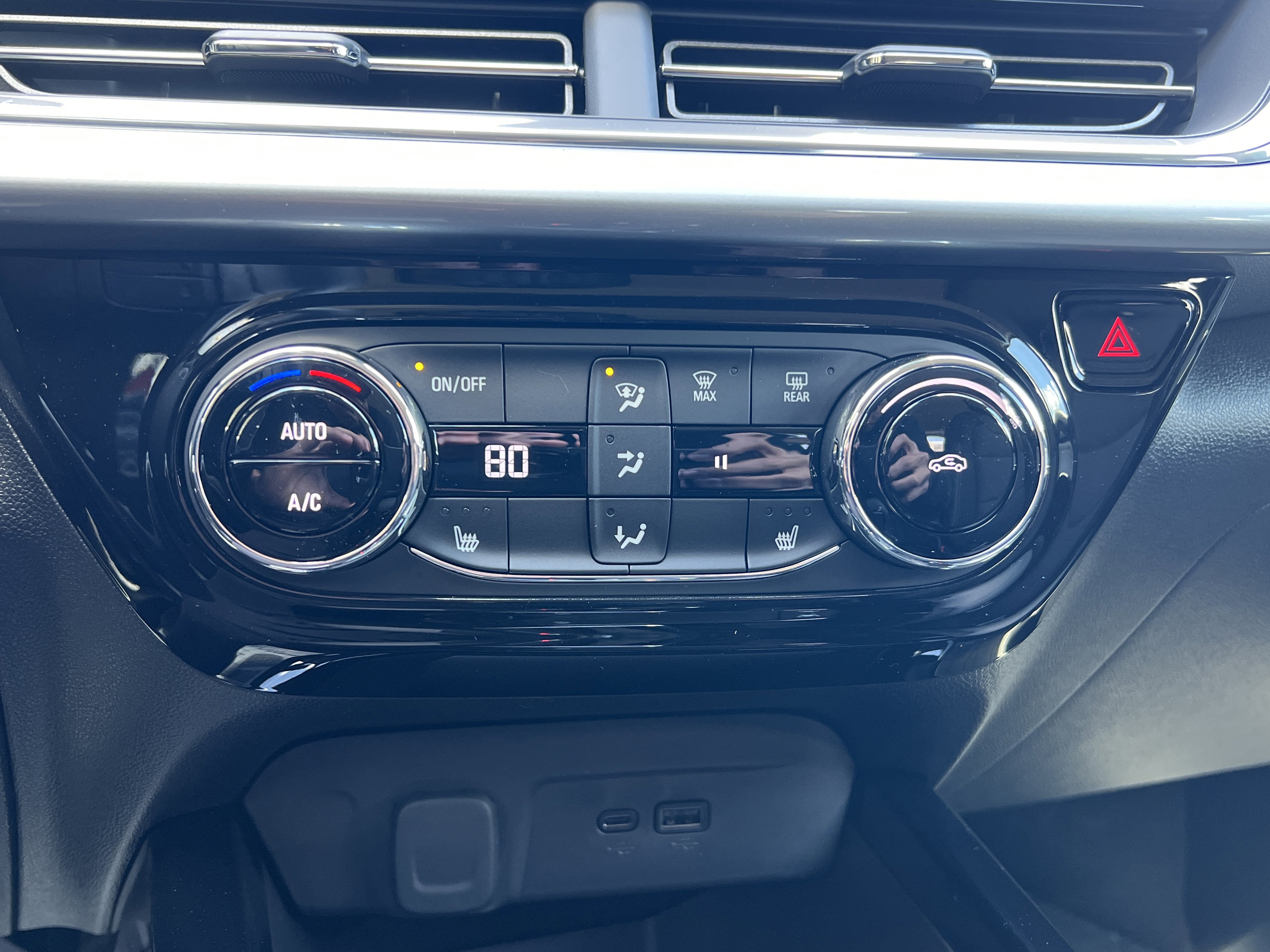 New 2026 Chevrolet Trax LT w/ Midnight Edition image 27