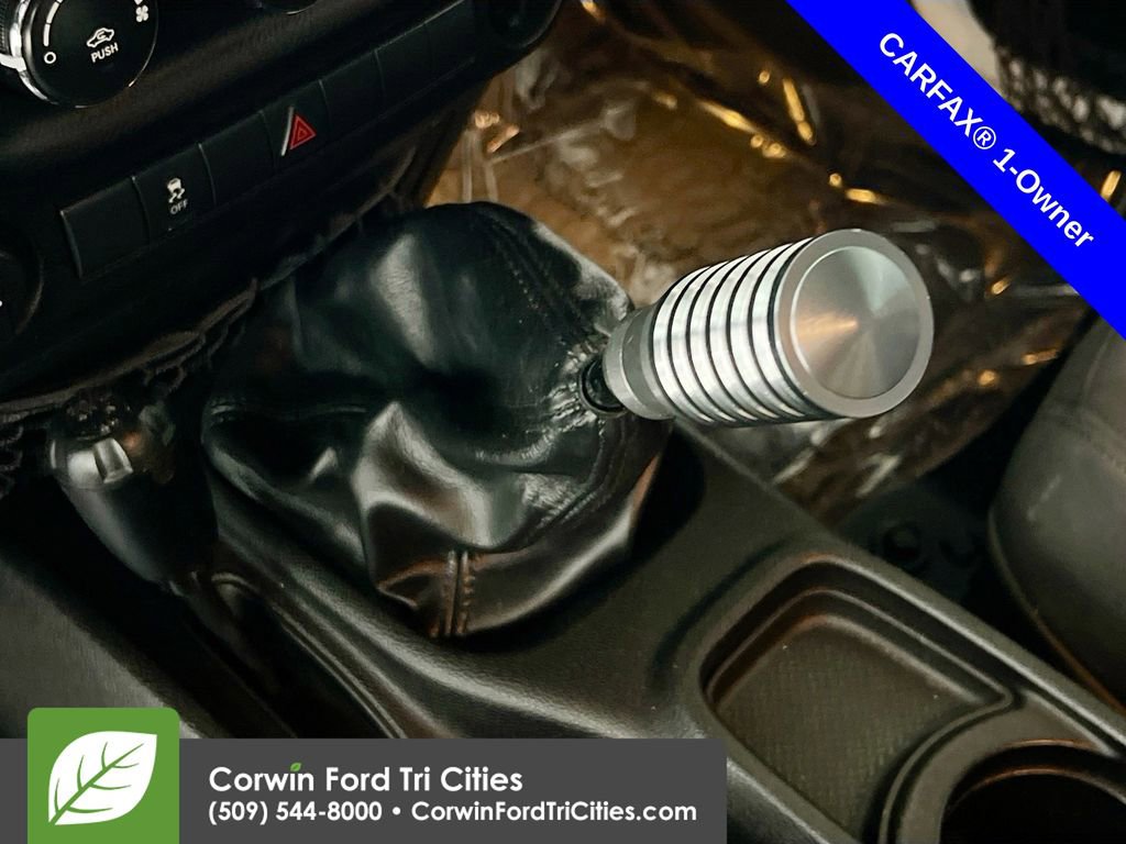 Used 2016 Jeep Wrangler Unlimited Sport w/ Max Tow Package image 10